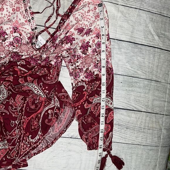 NEW Hollister Boho Peasant Criss-Cross Back Paisley Print Fringe Detail Top sz S - Picture 6 of 8